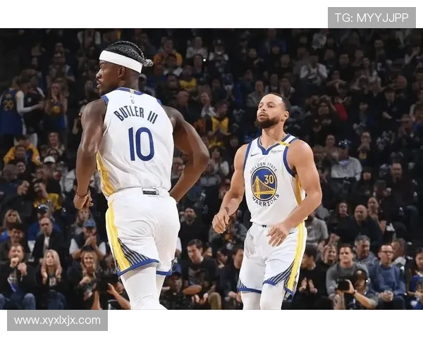 库里巴特勒霍福德齐聚战斗力全开迎战开拓者比赛